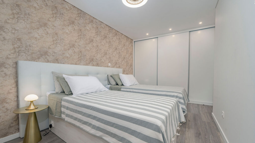 Room  (Double bed)