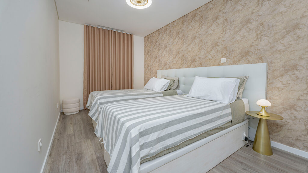Room (Twin bed)